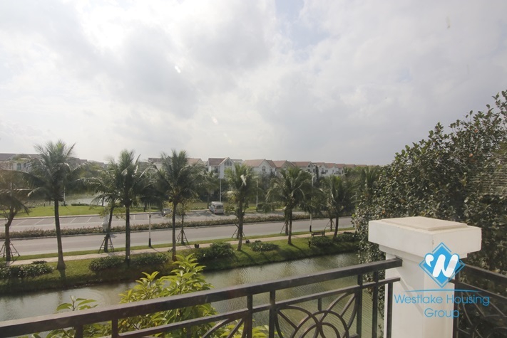 Hanoi furnished 4 bedrooms villa for let in Vinhomes Riverside with river view